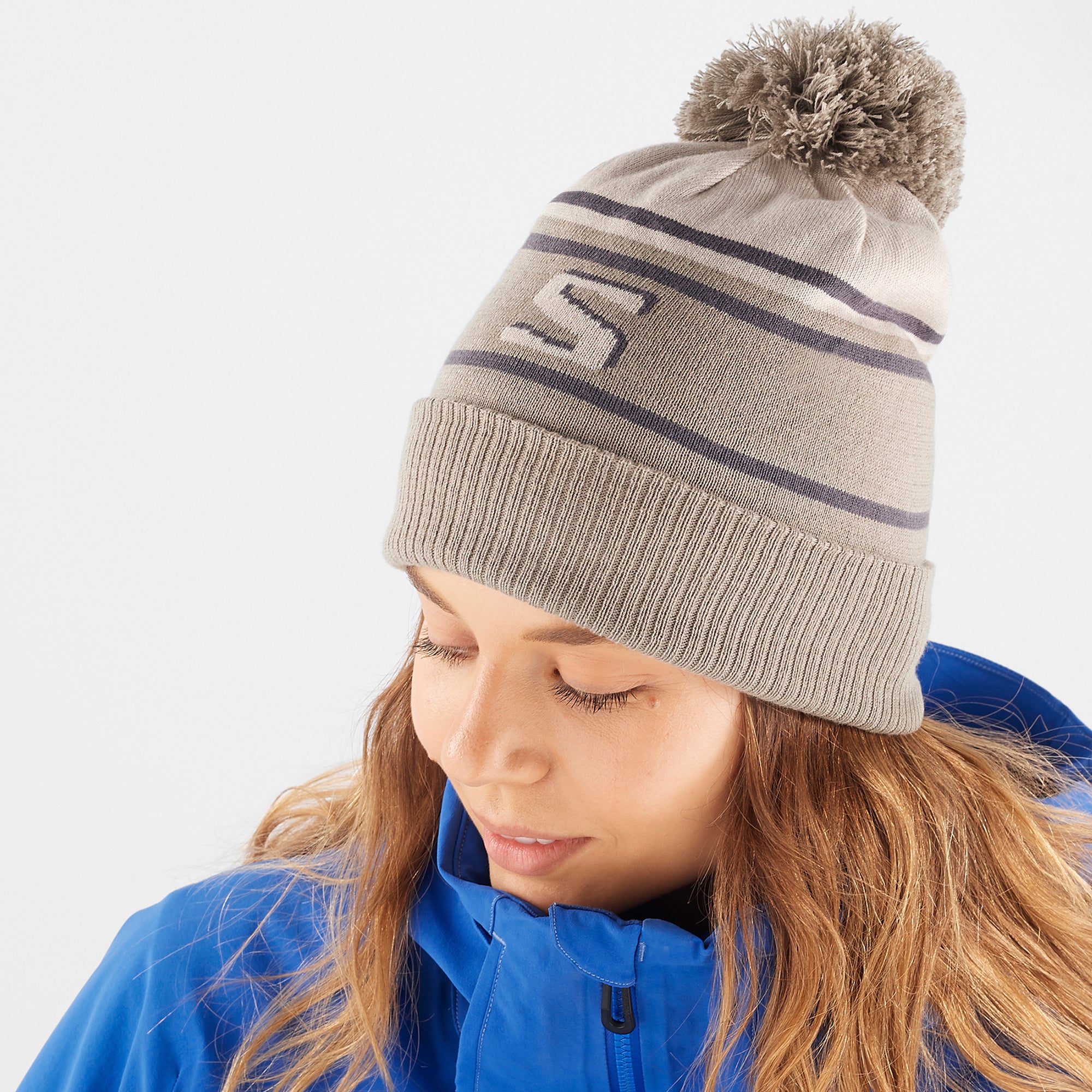 Salomon Sports Heritage accessories featuring stylish design and quality craftsmanship, displayed in the image.