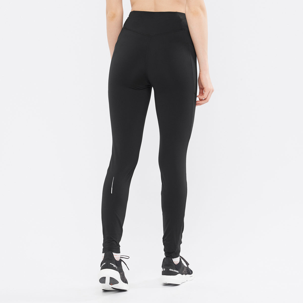 Salomon Sports CROSS WARM 28-inch apparel, featuring insulated fabric and stylish design for outdoor winter activities.