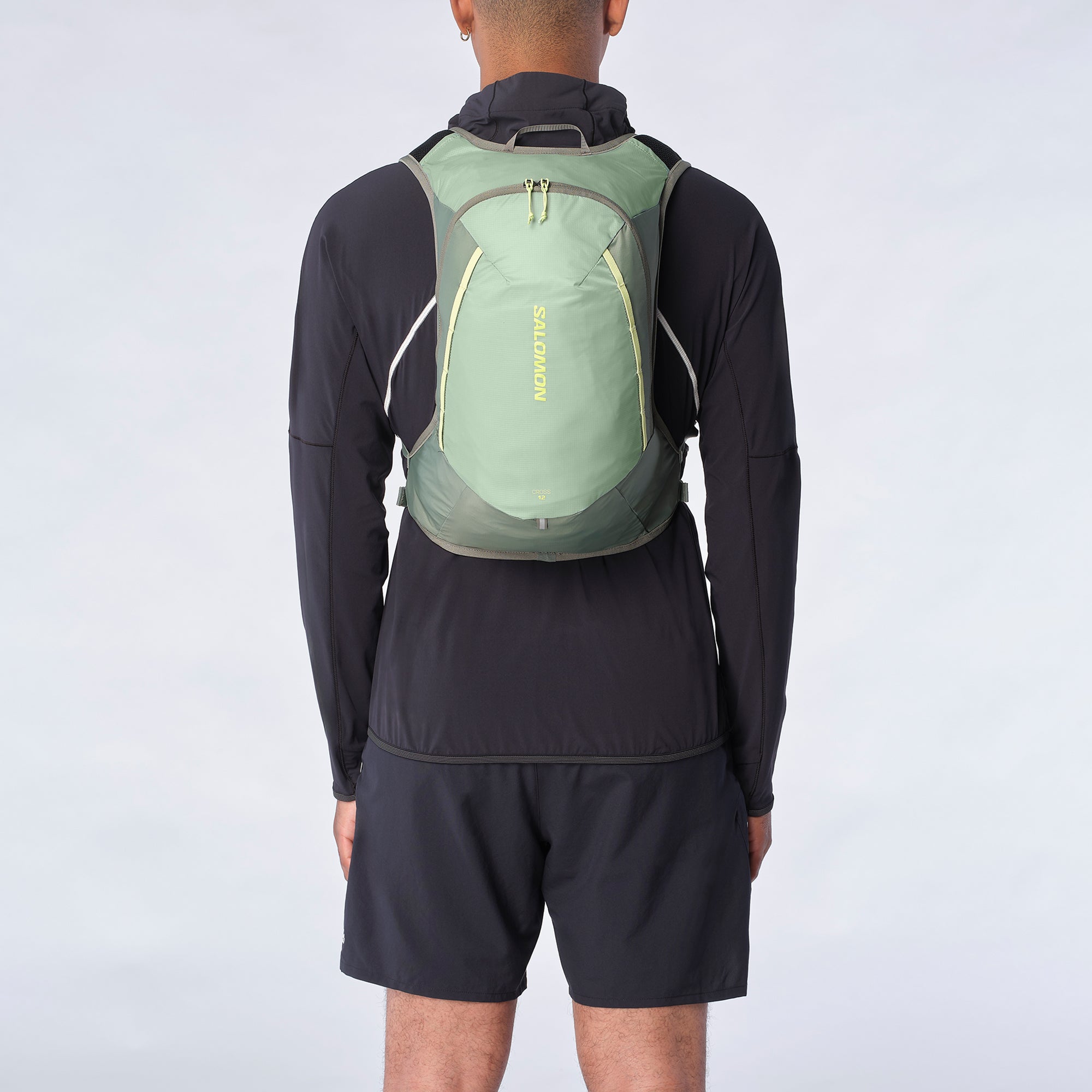Salomon Sports CROSS 12 accessories, featuring compact design and durable materials, shown in the product image.