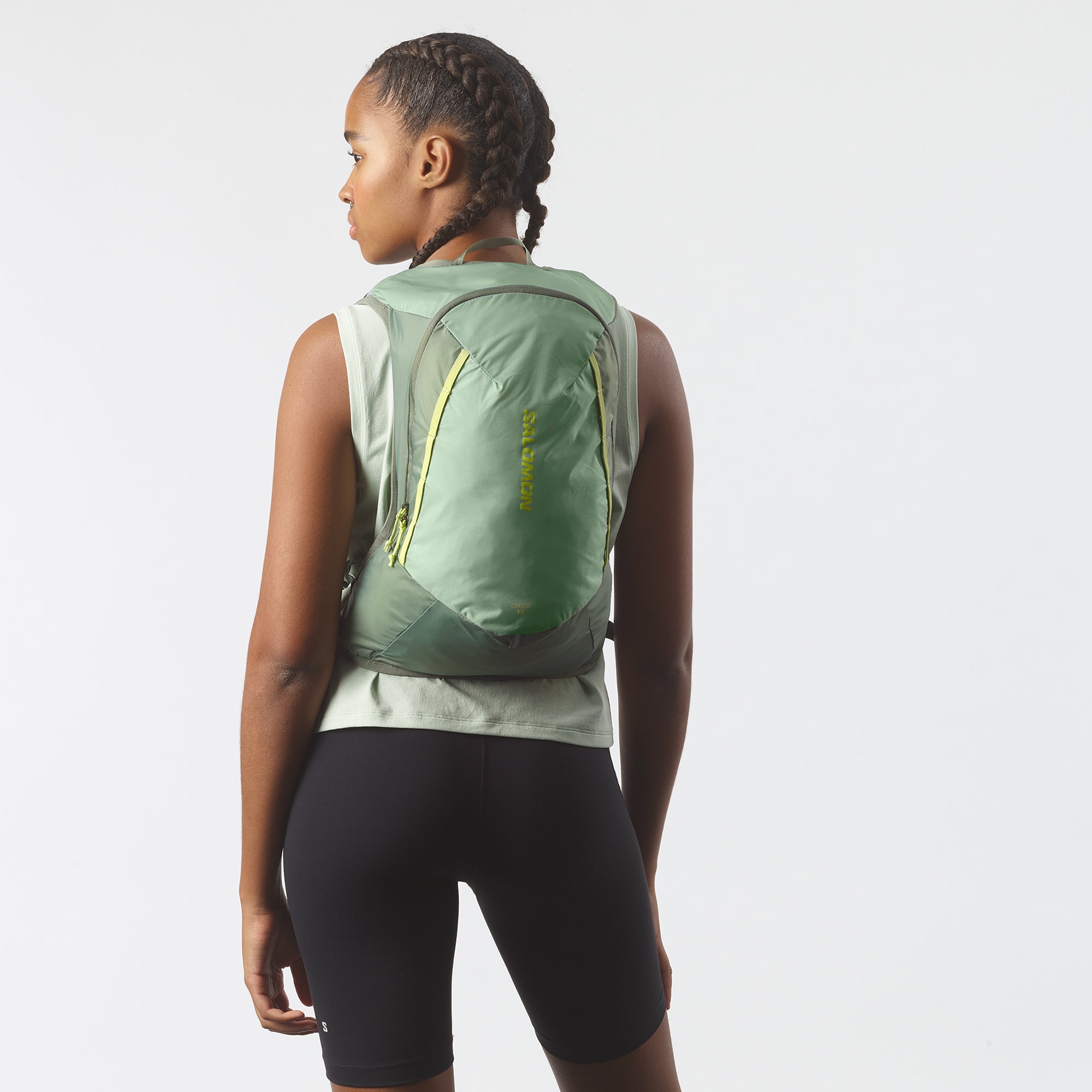 Salomon Sports CROSS 12 accessories with sleek design, featuring adjustable straps and durable materials for outdoor activities.