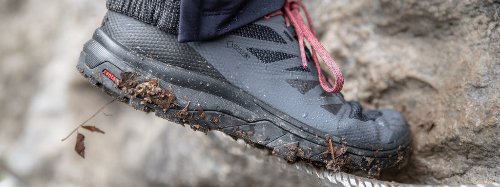 Salomon hiking boot cleaning steps illustration